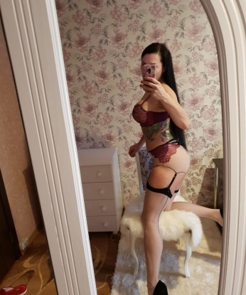 У меня есть все, чтобы сделать тебя счастливым: красивое лицо 😍, идеальная фигура 👯♀️ и незабываемые навыки. В Москве я живу уже несколько лет и знаю все его тайны. Я готова исполнить твои самые смелые желания, будь то нежные ласки или страстные игры. У меня есть отличные отзывы, которые доказывают мою высокую квалификацию и профессионализм. Встреться со мной - значит окунуться в мир наслаждения. Доверься мне, и я покажу тебе настоящий рай! 🌟💋💃🏻 Маргарита